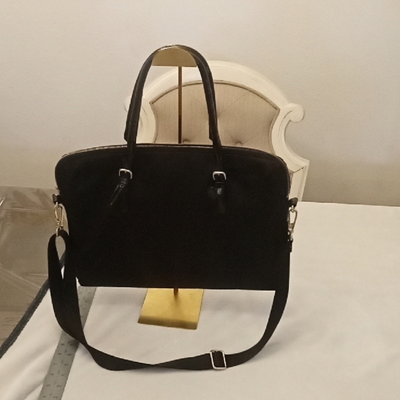 kate spade Handbags - Kate Spade Black and Cream Laptop Crossbody Bag